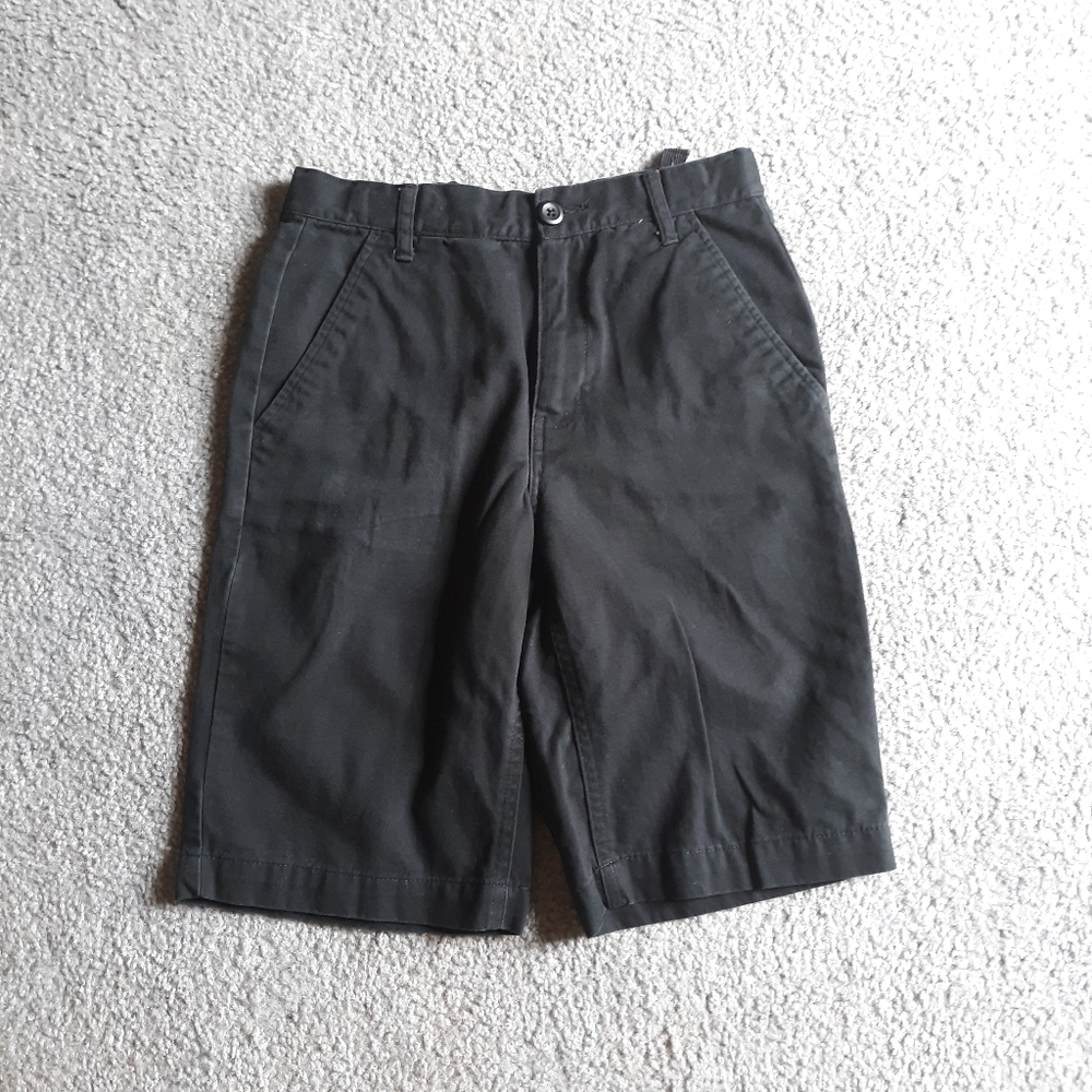 Boys Old Navy slim fit shorts